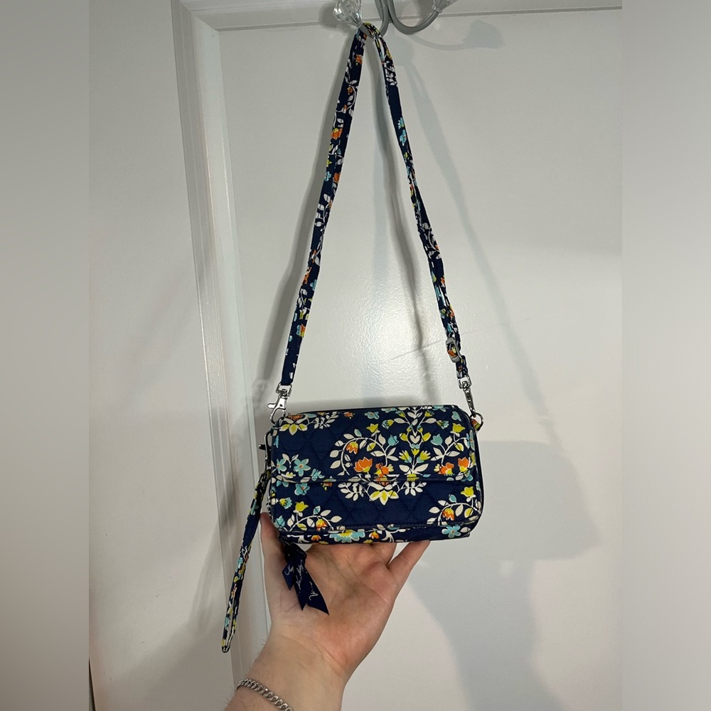 Vintage Retired Vera Bradley All in One Crossbody Wristlet Chandelier Floral